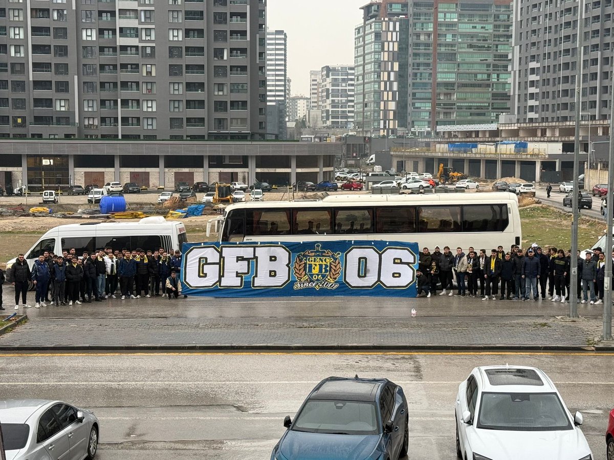 Fenerbahçe’mizi beşiktaş jk karşısında yalnız bırakmamak için Kadıköy yolundayız.

#GFB06