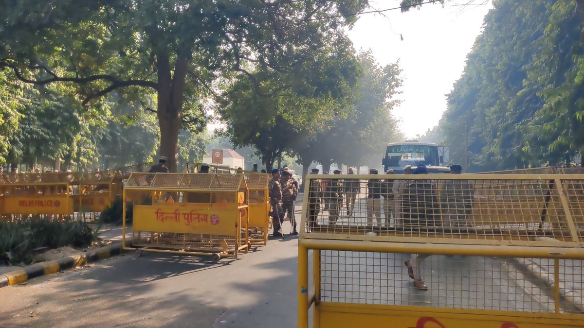sidhant's tweet image. Security outside Bangladesh high commission &amp;amp; Delhi's diplomatic enclave over protest. Huge police presence. No major incident reported due to heavy security presence. @WIONews