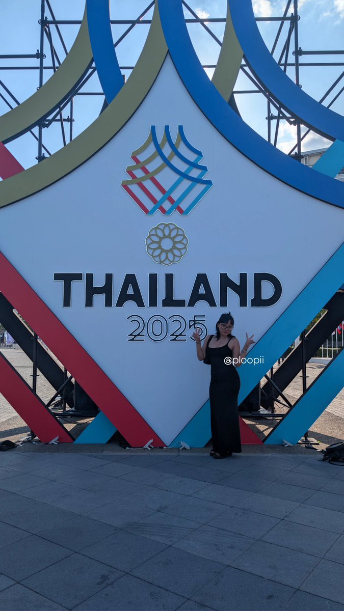 back in SG from BKK and I got sick😪😪 alrdy missing Thailand I wanna go backkk