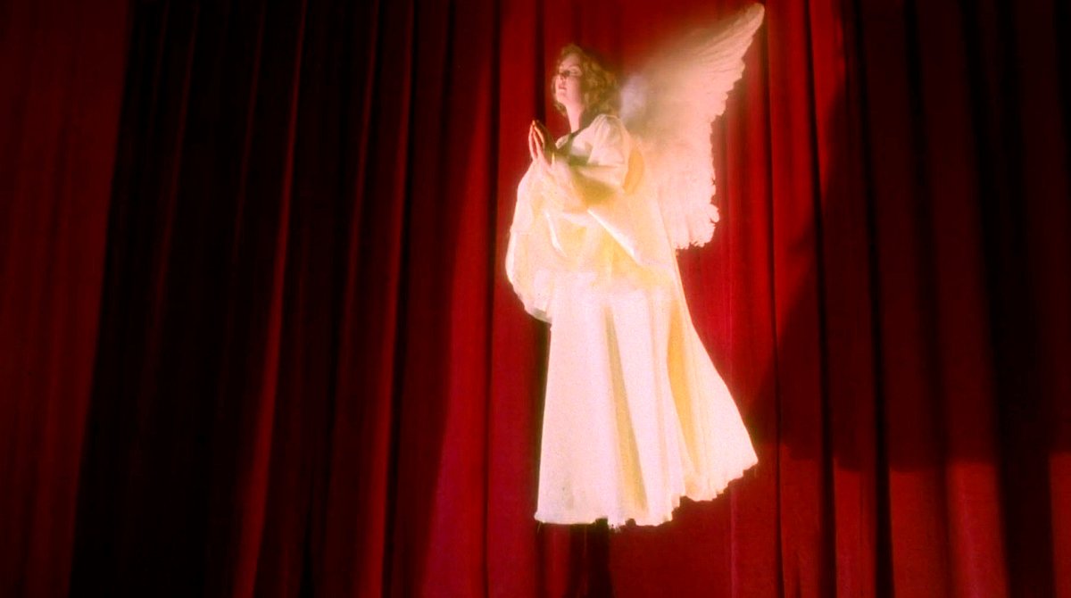 choppingwoodpod's tweet image. Christmas in Twin Peaks