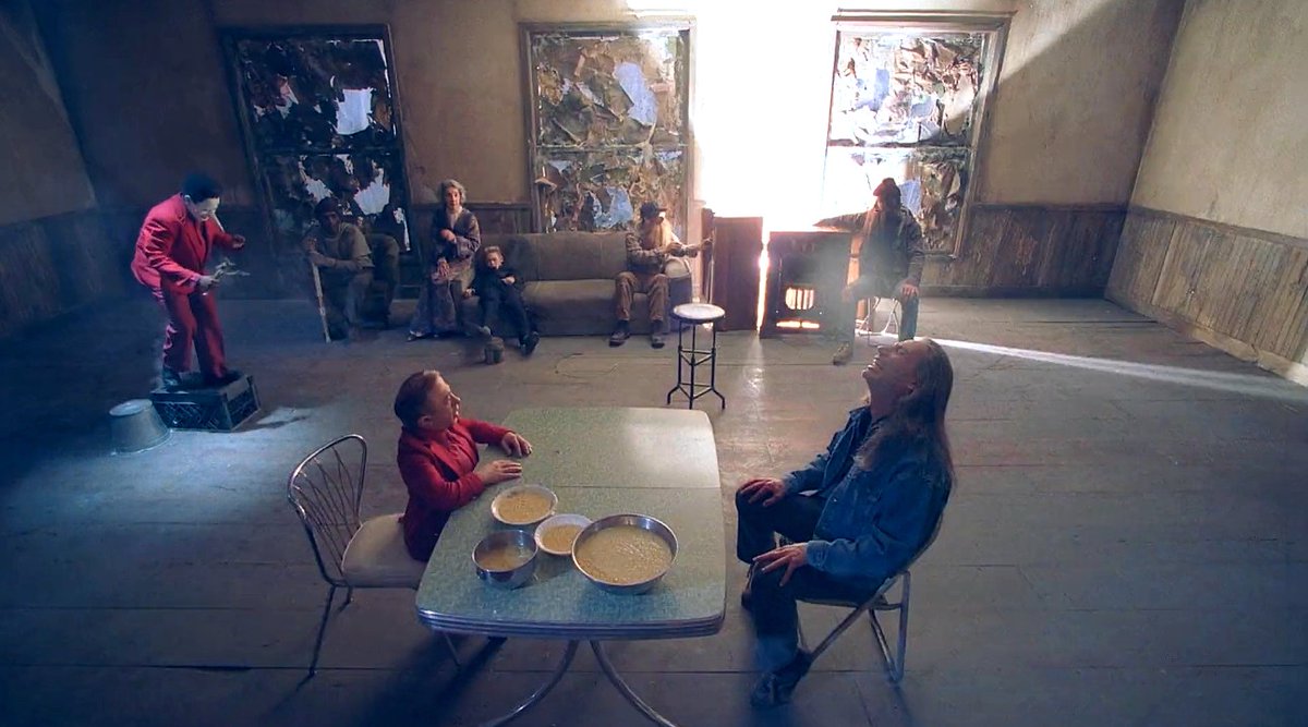 choppingwoodpod's tweet image. Christmas in Twin Peaks