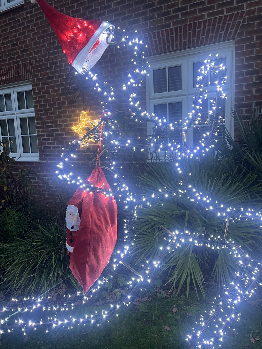 Trinkle96619465's tweet photo. #TuesdayTheme 9ft tall “Running Man” dressed up for Christmas.. Another of hubby’s creations made from old iron& his welder in the garage.😅 https://t.co/ieuziYlEwm