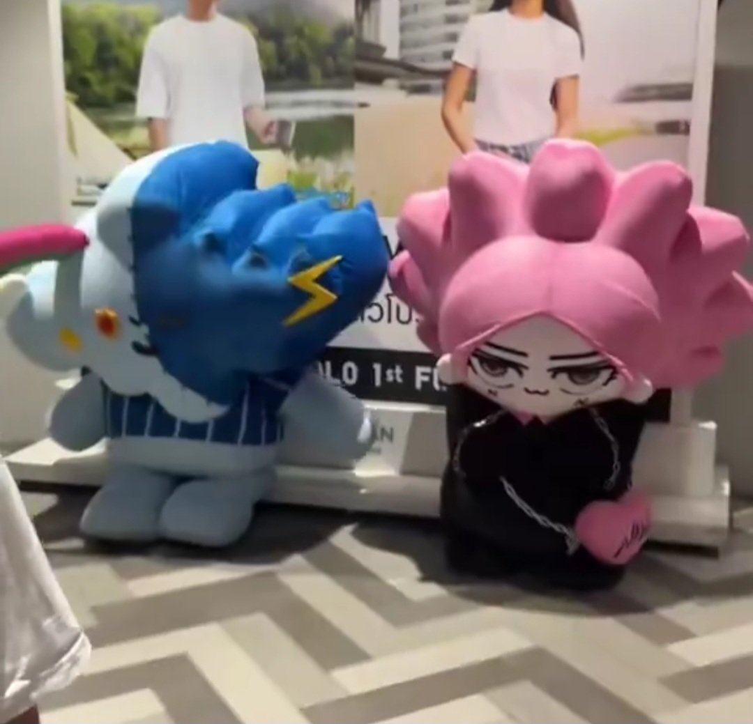 เด็กชายวงศ์กฤษฎิ์               กับเด็กเจ๊รวีรัญ