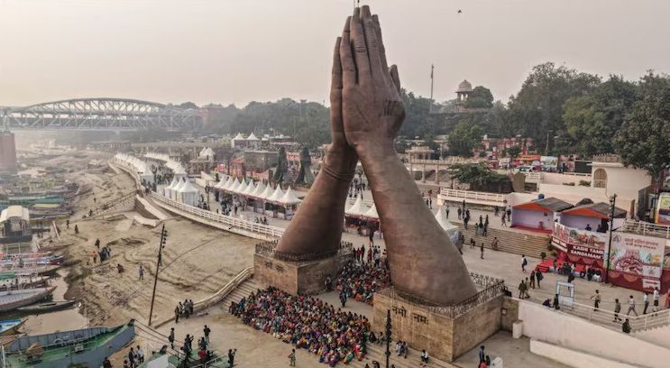 IndianTechGuide's tweet image. 🚨 Varanasi has witnessed a record 146.97 million visitors in 2025, marking the highest footfall ever for the ancient city.
