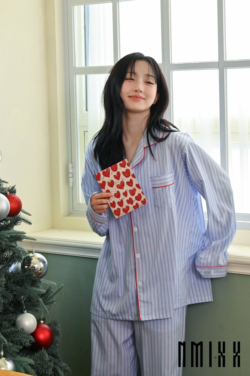 NMIXX_official's tweet photo. [📮] [NMIXX] NMIXX 해원 도씨 광고 촬영 Behind

https://t.co/FgiWrR3YTB

#NMIXX #엔믹스
#해원 #HAEWON https://t.co/p46g9aOCiC