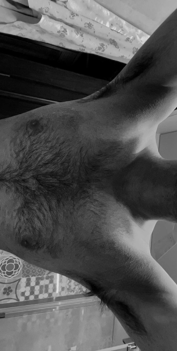 Veer412681's tweet photo. Armpit media. 

I gotta grow these biceps. https://t.co/wdPKB9yY2z