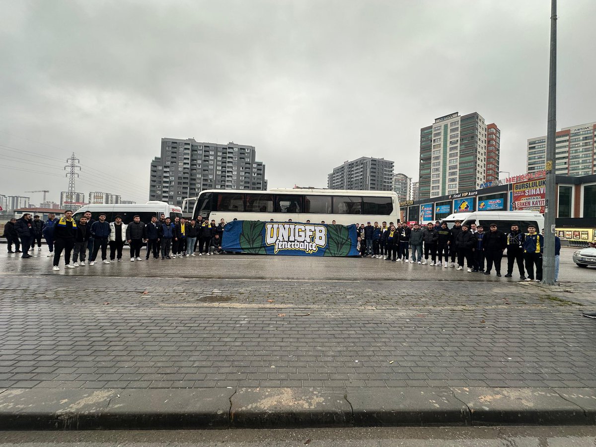 DOSTA FENER DÜŞMANA DÖNER!
Fenerbahçe’mizi jk karşısında yalnız bırakmamak için temsilciliklerimizle Kadıköy yolundayız.
#UNIGFB