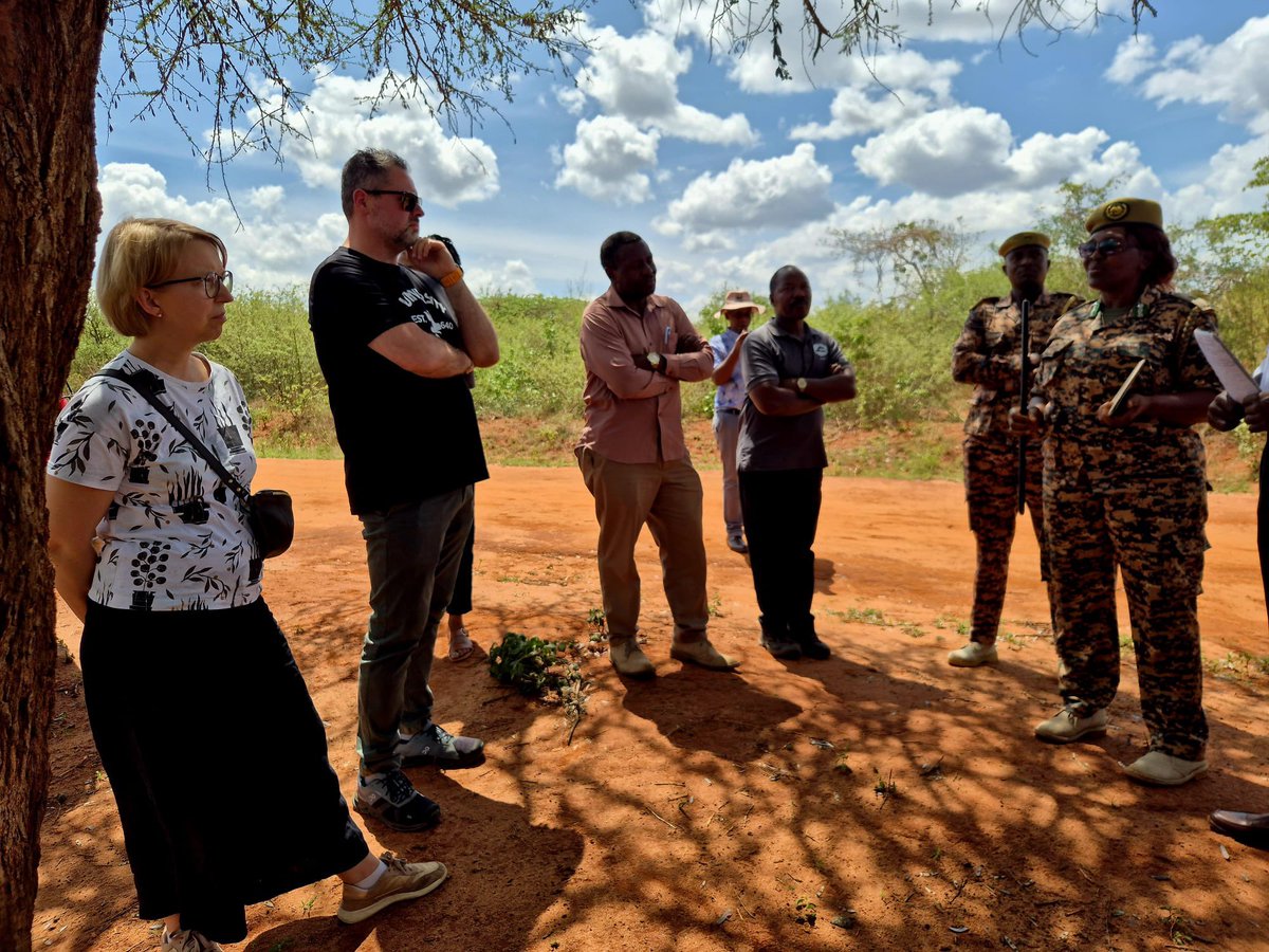 HeikkaRR's tweet photo. Teamed up with @WWFSuomi and @WWF_Kenya to discuss Zero Poaching and their impactful work. Wildlife conservation truly can make a difference and it is impressive to see it in action. #zeropoaching #climate #biodiversity https://t.co/56ziT2u7bj