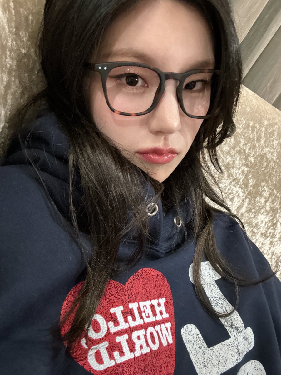 예지얼굴 tweet media