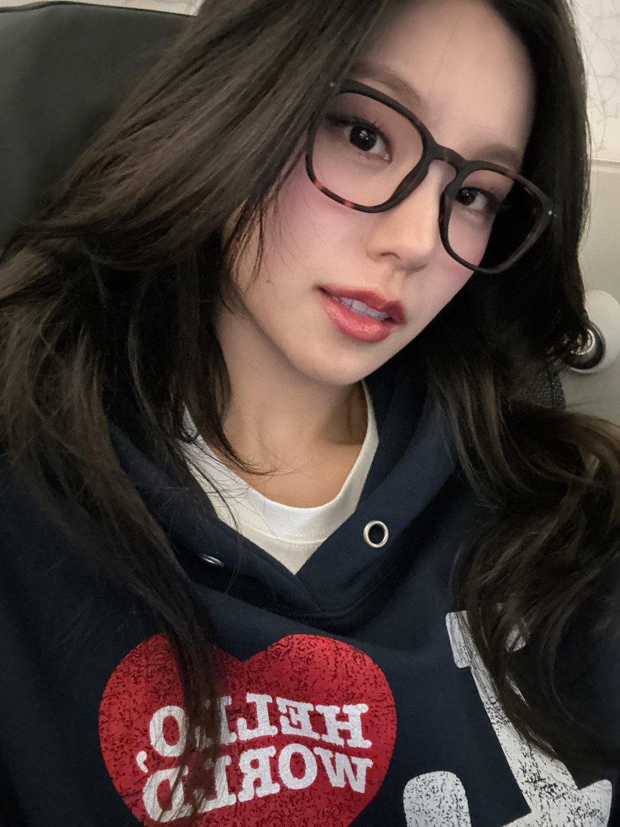 예지얼굴 tweet media