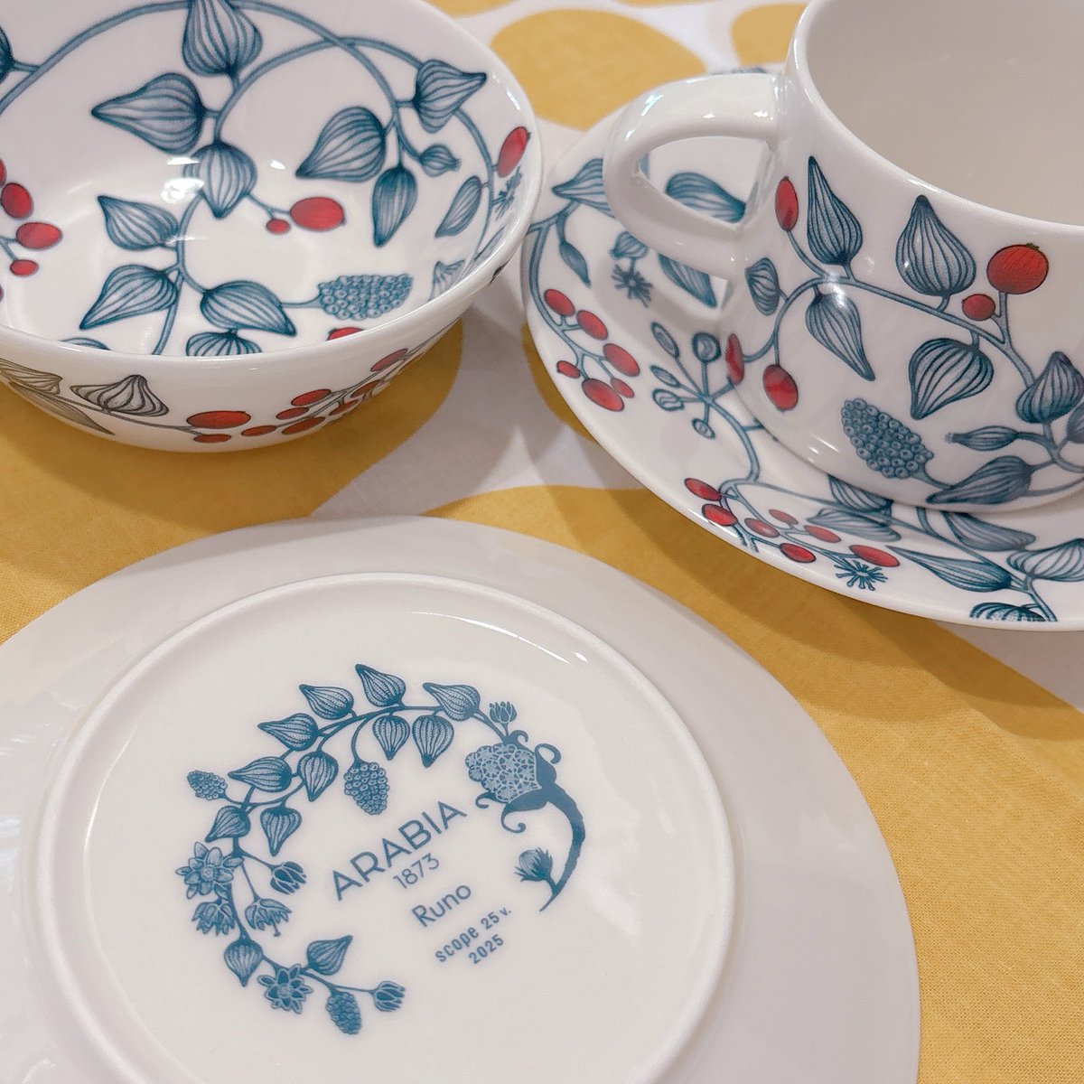 kuromii9638m's tweet image. 今年最後の最後にルノ16.5cmを1枚だけ追加収穫してしまった🔴価格が安いうちに一緒に買ってしまえば良かったのに。
夢のように「ルノ〜〜ルノ〜〜」って毎晩想ってた🥺また来年の冬に収穫します.....可愛い♥️♥️

#ARABIA #Ruon #scope