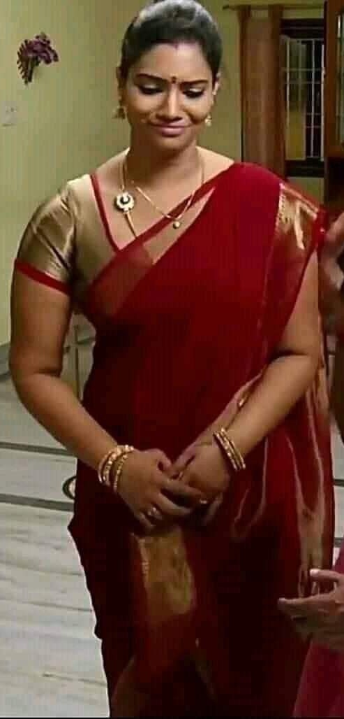 ActressAddictt's tweet image. Nama oorlayo or relative side layo nala 30, 35 vaysula ipdi oru gumtha irupa...ssh tharama

Ava purushan kaaranuku ava normal ah tan theriva aana gaaji muthi pona namaku apdiye kaama devadhaya teriva aah avalunga structure kita lam heroine eh nika mudiyathu

Any experience?