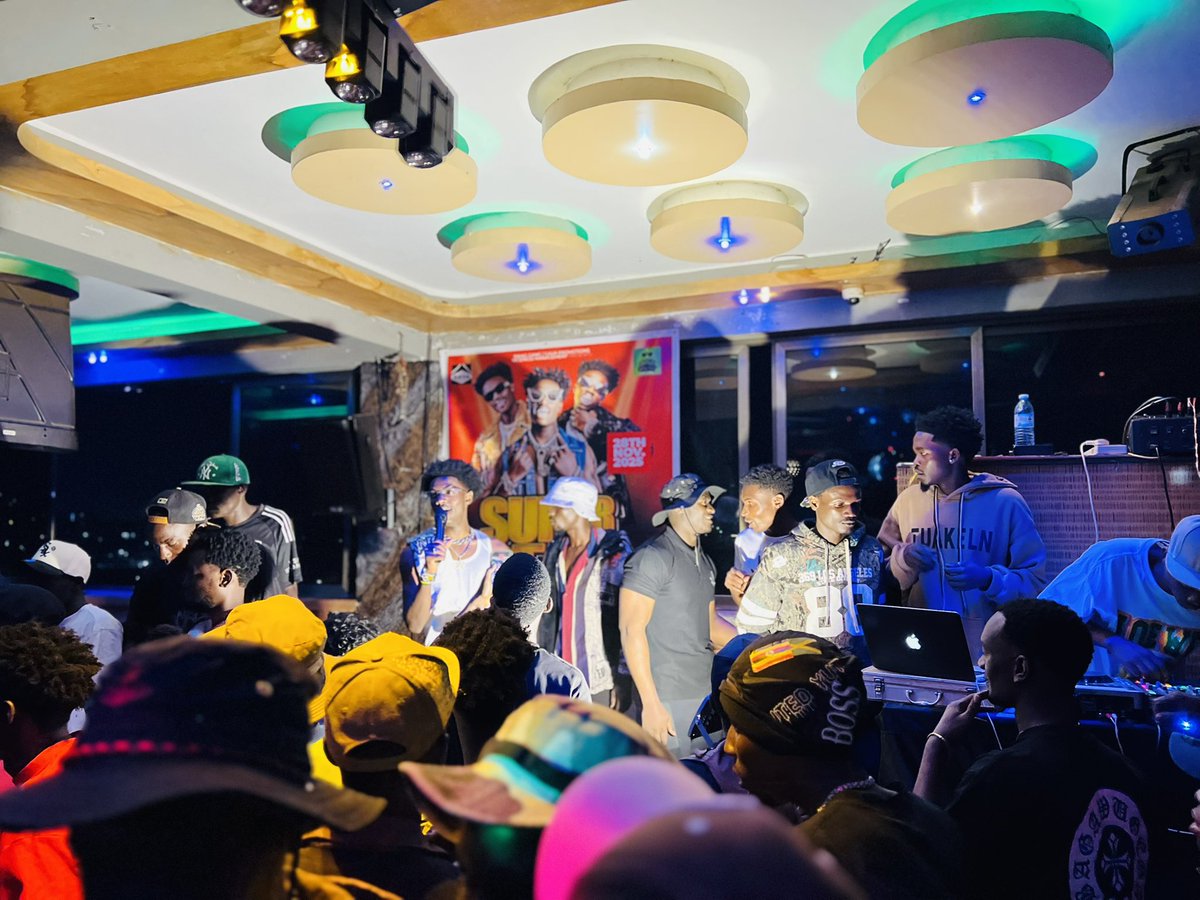 SWAGBOY256's tweet photo. SUPER STAR⭐️ CONCERT🔥🥰 Thank you my sweet People🙏💚 #fypviraltwitter https://t.co/fzeE5SvyCf