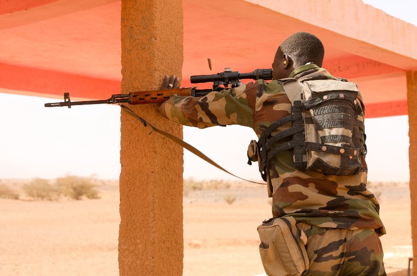 ArcSadam's tweet image. NIGERIA IS BUILDING, NOT BEGGING 🇳🇬💪

Nigeria is taking bold steps to strengthen its military arsenal as the Ministry of Defence explores a strategic partnership with U.S. military firm NEANY to establish advanced weapons production lines at Defence Industry Corporation of…