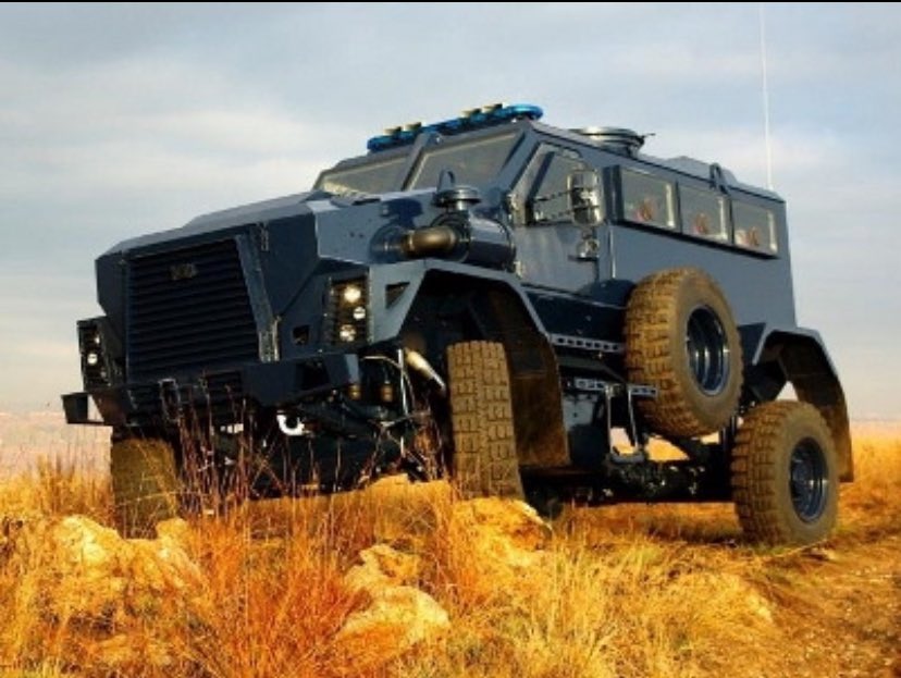 ArcSadam's tweet image. NIGERIA IS BUILDING, NOT BEGGING 🇳🇬💪

Nigeria is taking bold steps to strengthen its military arsenal as the Ministry of Defence explores a strategic partnership with U.S. military firm NEANY to establish advanced weapons production lines at Defence Industry Corporation of…