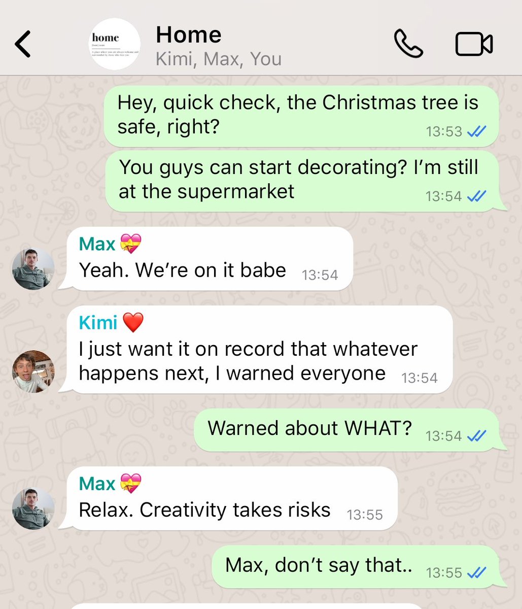 risolmayourr's tweet image. a #russtappen family au (English) • Christmas edition; decorating Christmas tree 🎄🎁