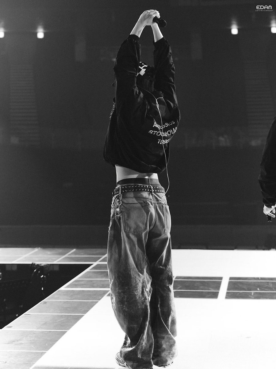 errrrrrkimuino's tweet image. 이런영화 잇 는데
the thief의 얘니콜준비장면같기도하고