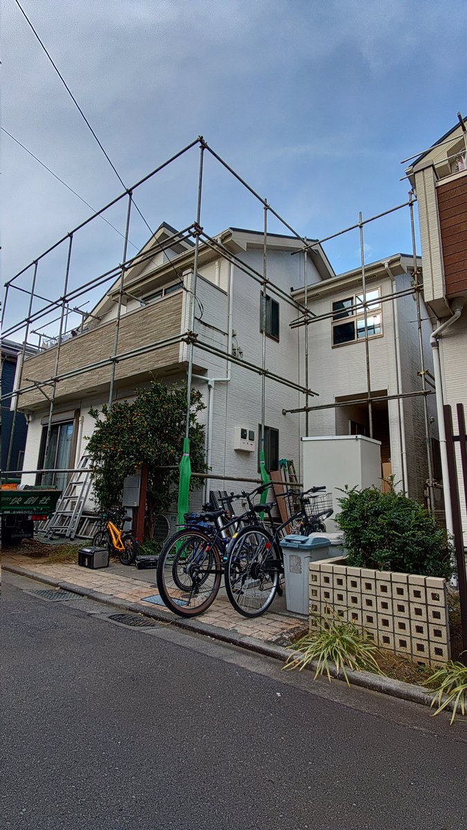 kaisousya's tweet photo. 立川市外壁屋根塗装工事 https://t.co/Ib2XRhI35e