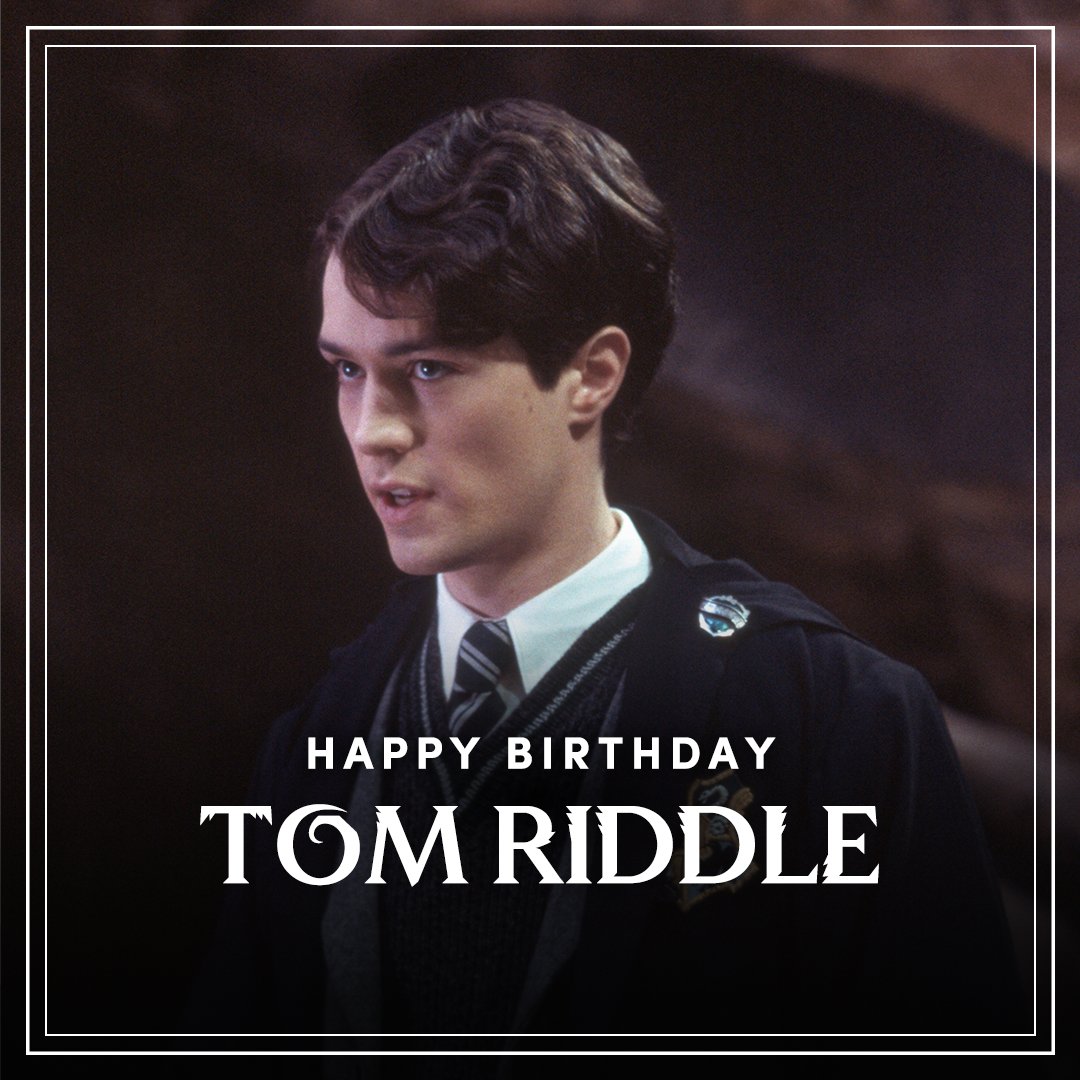 ／
𝑯𝒂𝒑𝒑𝒚 𝑩𝒊𝒓𝒕𝒉𝒅𝒂𝒚
𝑻𝒐𝒎 𝑹𝒊𝒅𝒅𝒍𝒆
＼
今日はトム・リドルの誕生日🎂
“ヴォルデモート”や“名前を言ってはいけないあの人”、“闇の帝王”などさまざまな通称を持つ彼ですが、あなたの一番好きな呼び方はどれですか？🐍

#トム・リドル誕生日おめでとう
#ハリーポッター
#ハリポタ