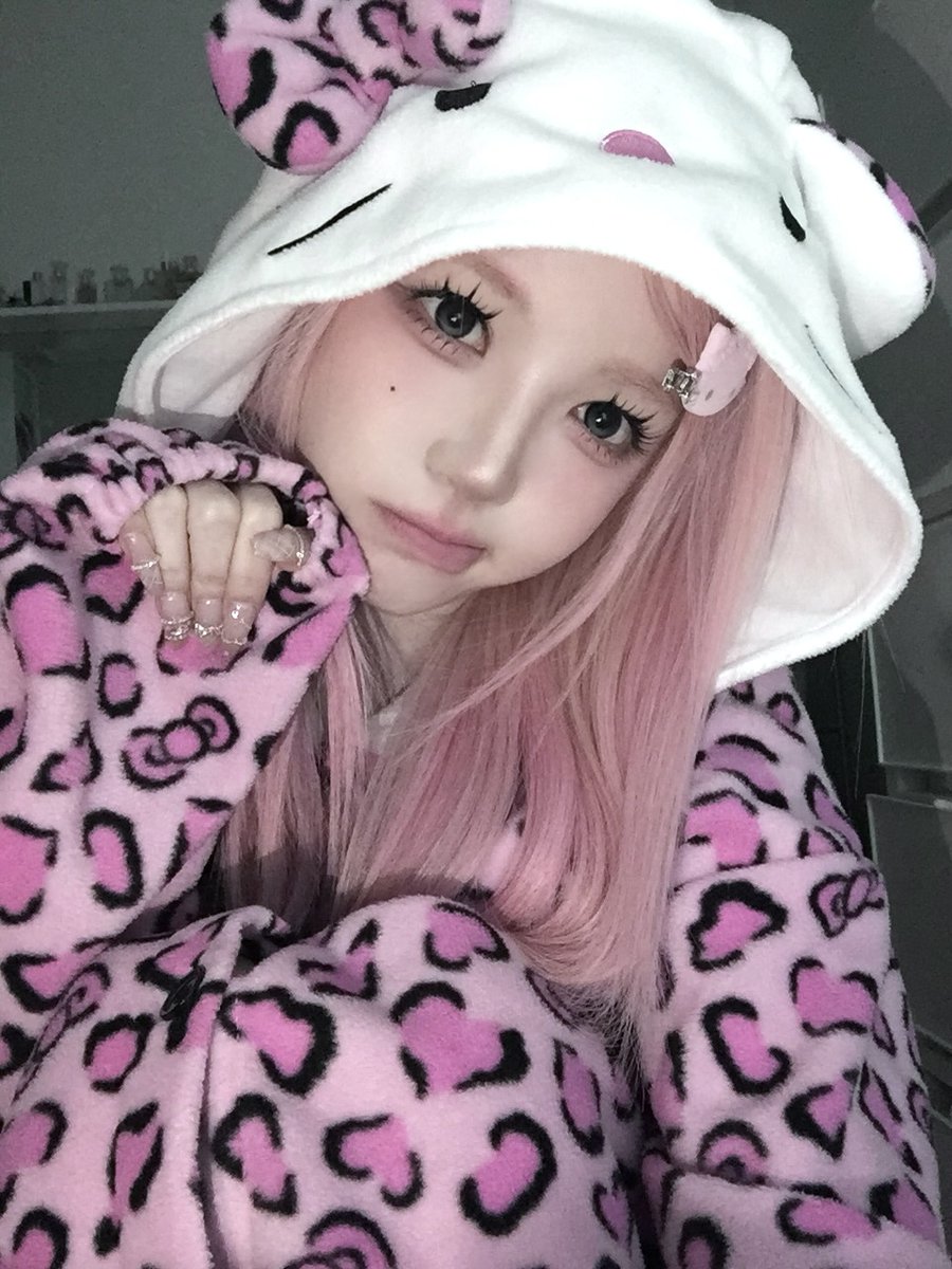 triplescosmos's tweet image. 새로 산 잠옷입니다

#tripleS #트리플에스 #トリプルS
#トリプルエス #トエス
#ChaeWon #채원 #チェウォン