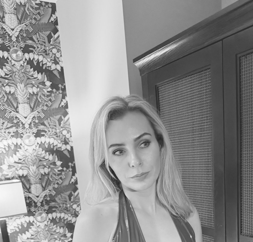 miss_charlottex's tweet image. Thinking about it 😜