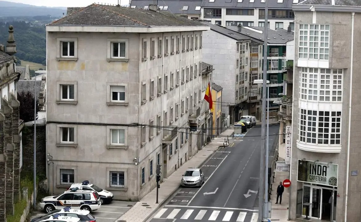#Galicia La explotación laboral del proletariado es la condición de necesidad del capitalismo, realizada mediante la dominación de la burguesía como personificación del capital mismo. pceml.info/detenida-una-h…