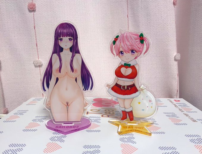 ぶっかけフェルンとサンタコスあいちゃんのアクスタ届いたよ! 