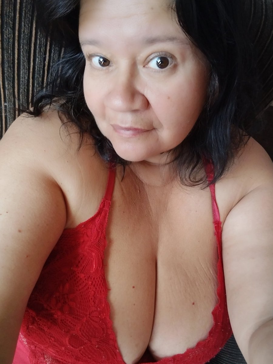 Minha melhor companhia para as férias? Minha camisola!! Usando dia e noite!! Nem vontade tenho de sair de casa!! Professora em férias só quer caminha!!