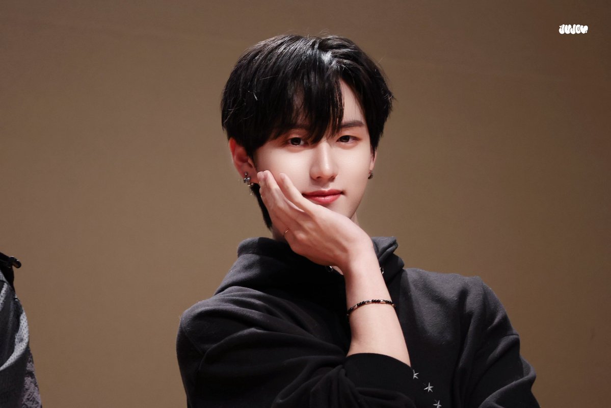 251221 프롬

눈물나게 안늉 💧💧

#YEWANG #예왕 #EPEX #이펙스