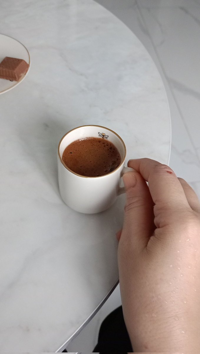 Ne demişler;
Anlarsa uzağın yakınındır. 
Anlamazsa yakının uzağındır... 

Hayırlı Sabahlar

#Öyleİşte
#Kahvezamanı
#Gülce🥀