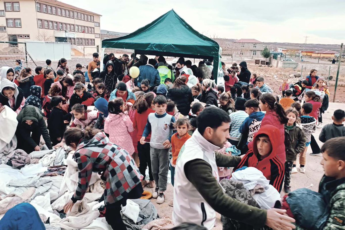 Umut Kervanı olarak kış aylarının gelmesiyle birlikte Karacadağ bölgesinde ihtiyaç sahibi aileler ve çocuklar için kapsamlı yardım çalışması gerçekleştirdik.