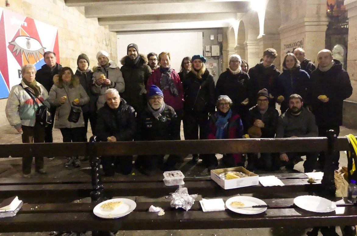 2025eko Marijesien 8. errondan (Errenterian) 122 kopla kantau ditue 78 lagunek: bizkaie.biz/1766475429626

👉instagram.com/gernikakomarij…
👉instagram.com/adelaeuskalher…