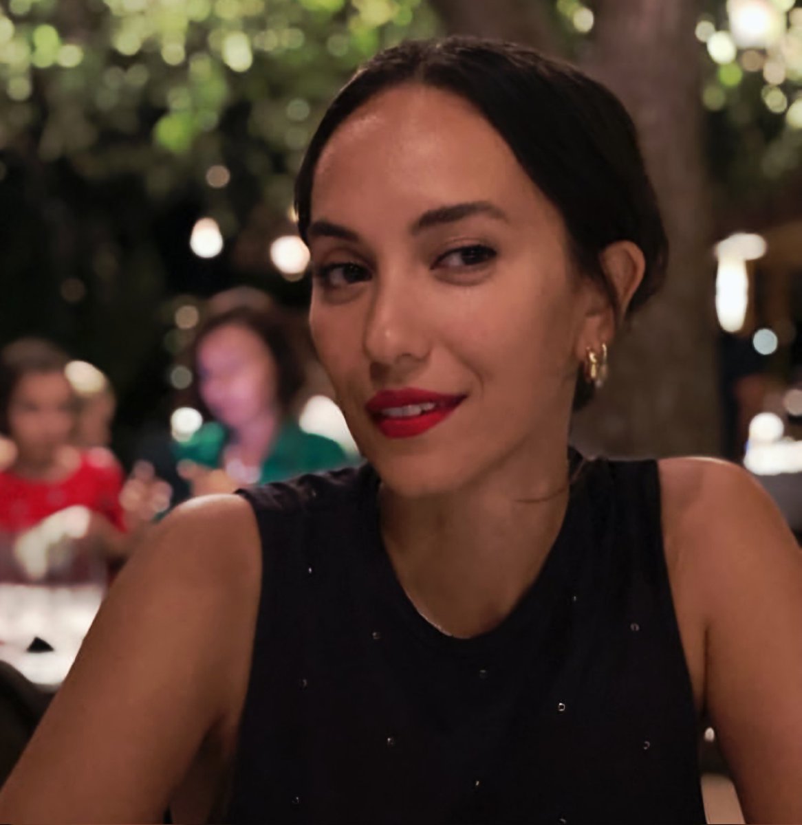 odak                                           odak 
gözde                                        dudakta