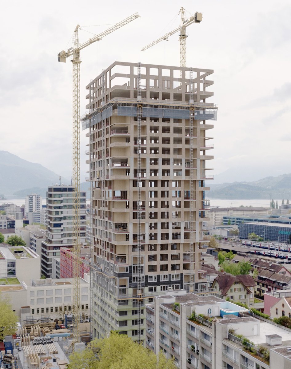 SustainableTall's tweet image. The Swiss are building a 27 storey timber skyscraper in Zurich, with 10-stacked vertical neighbourhoods, each housing 22 apartments 

A thread 🧵