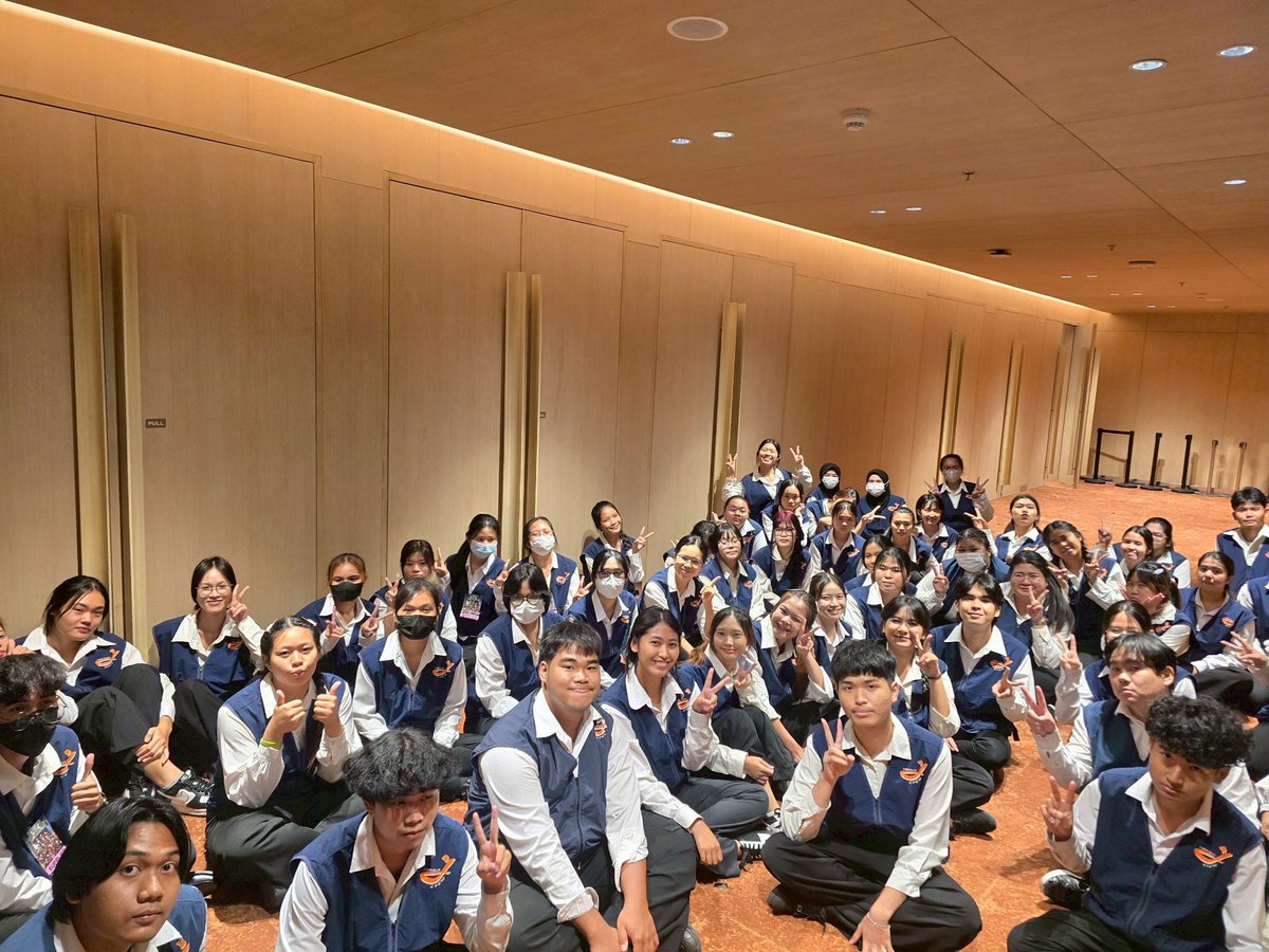 JCrewStaffUsher's tweet photo. Job : Happy BUSDAY The Sophomore
Venue : Queen Sirikit National Convention Center
Date : 06-07.12.2025
Client🙏🏻 TADA Entetrainment / @sonraymusic
Special Thanks🤍 The Security Af Team
Thanks Team🧡 Staff / Usher
#happybusdaythesophomore
#happybusday2025
#Jcrewteam
#Jcrewfamily https://t.co/uLqpVfsgUp