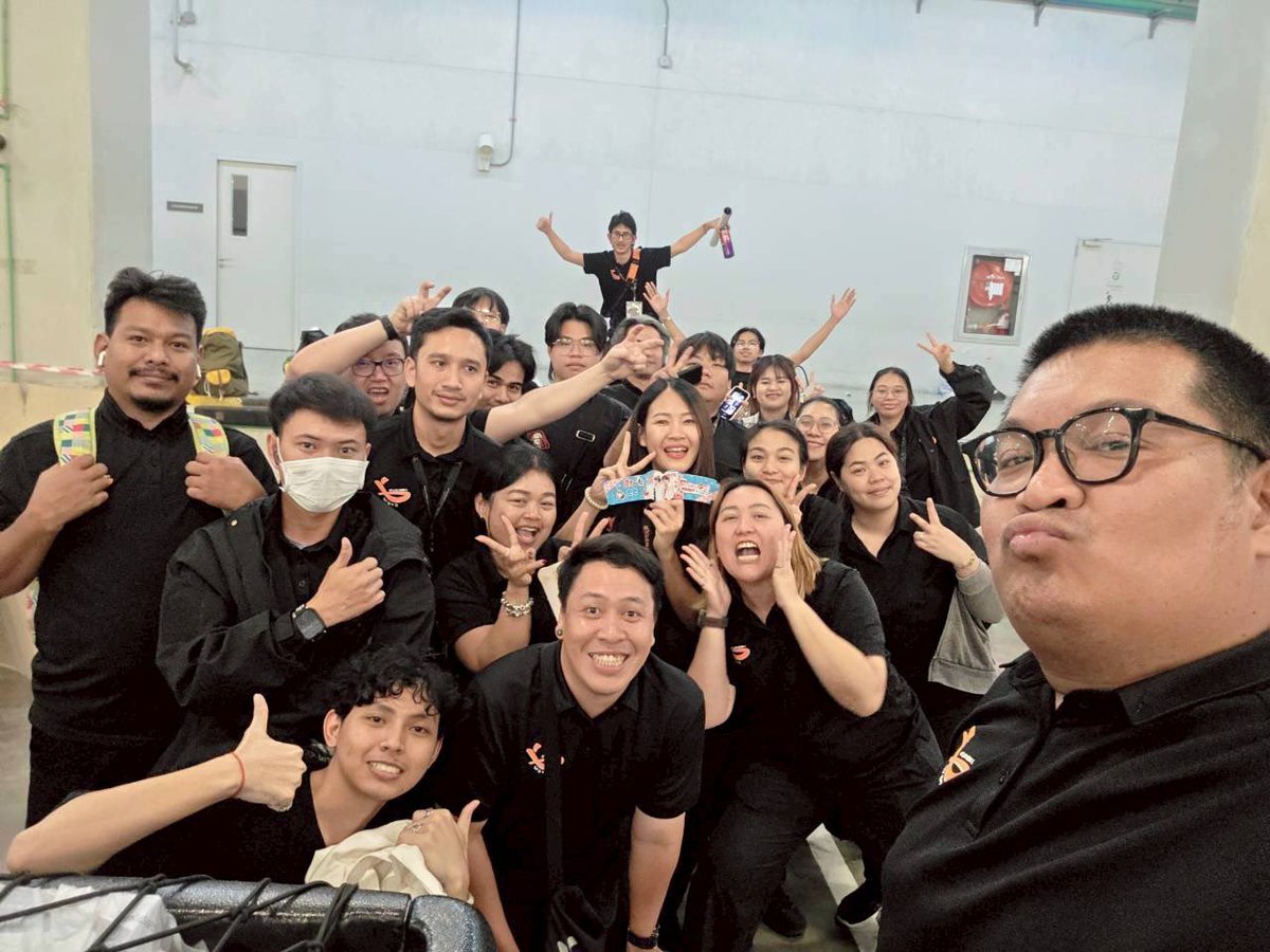 JCrewStaffUsher's tweet photo. Job : Happy BUSDAY The Sophomore
Venue : Queen Sirikit National Convention Center
Date : 06-07.12.2025
Client🙏🏻 TADA Entetrainment / @sonraymusic
Special Thanks🤍 The Security Af Team
Thanks Team🧡 Staff / Usher
#happybusdaythesophomore
#happybusday2025
#Jcrewteam
#Jcrewfamily https://t.co/uLqpVfsgUp