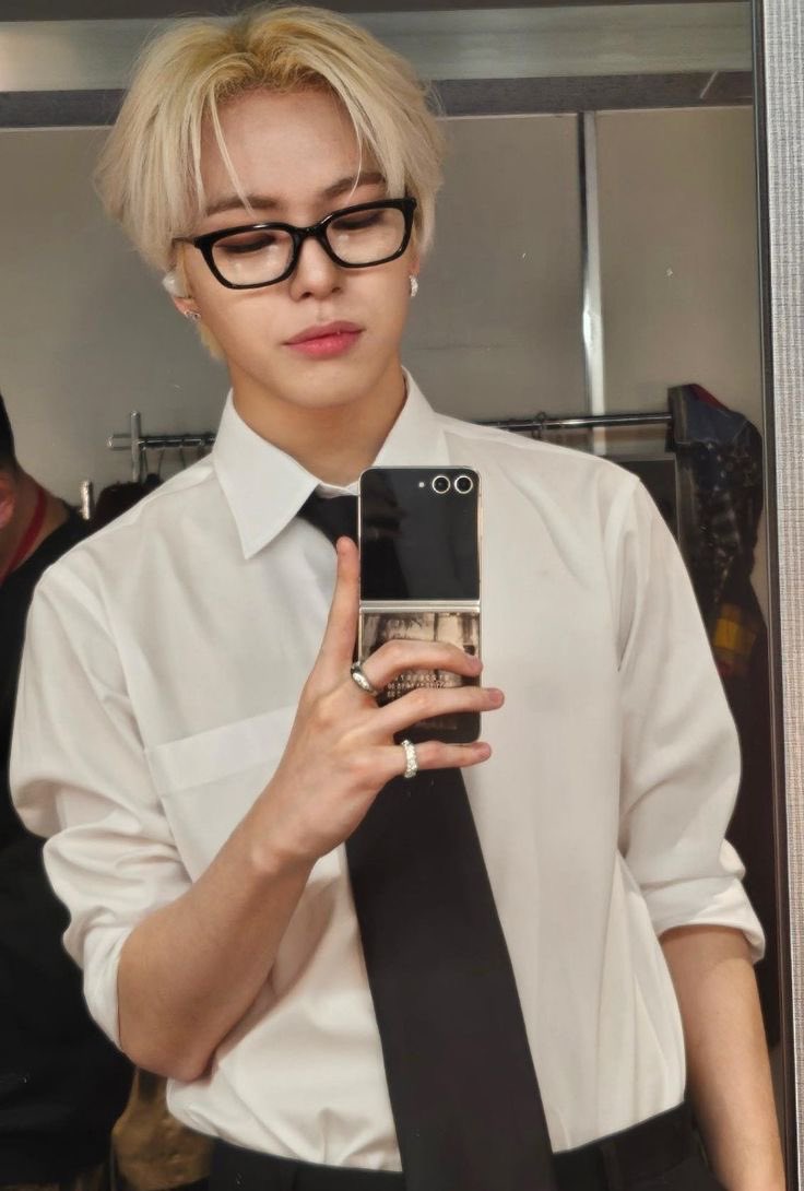yjhjjaa's tweet photo. 진지하게 얘 아니면 안됨 https://t.co/D98zW5n7HE