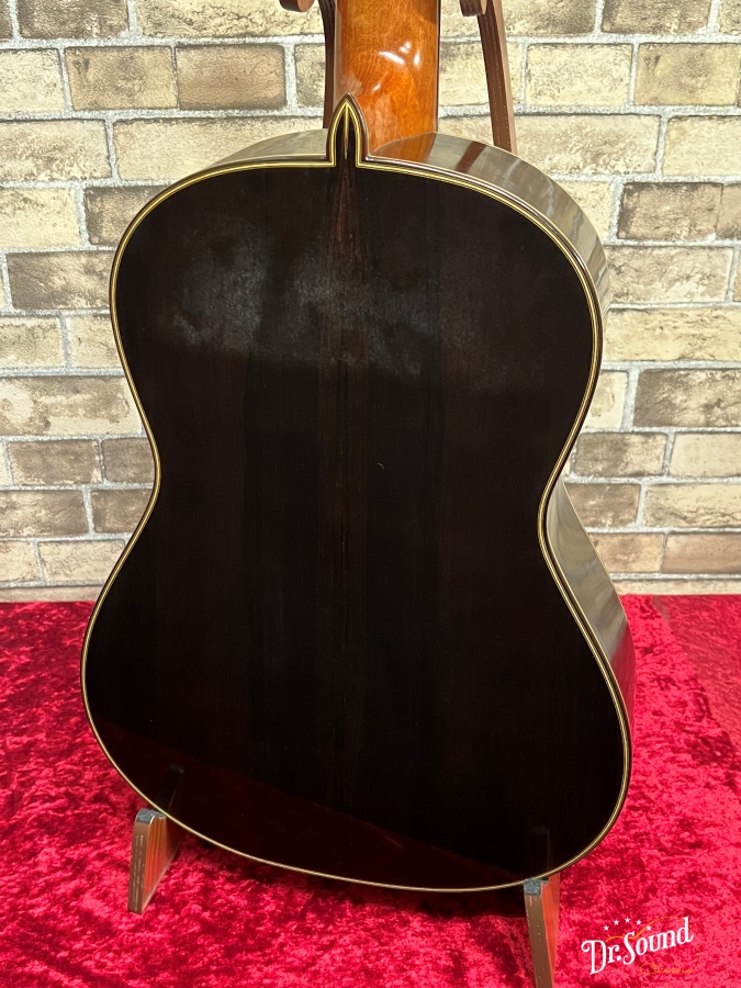 クロサワ楽器 ドクターサウンド クラシックギター専門フロア