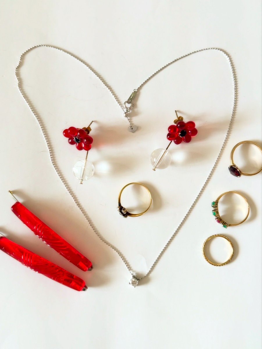 outauni's tweet image. 🍒「Cherry Coke mini」(84)🍒

父お古の革ジャンを着る絶好チャンスだったかもしれないのに、夜寒いかもと日和ってChloeの分厚いニットコートにしてしまった…😑 帰り電車で暑すぎて脱いで大荷物。くそう…。

#cherrycoke #チェリーコーク  #fashionillustration #outauni #おおたうに