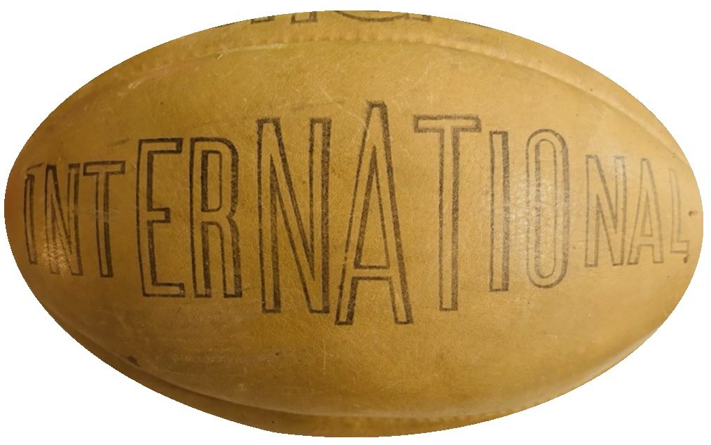 <a href="/BECHIGUES/">BECHIGUES</a> ADIDAS INTERNATIONAL🇫🇷 1960. L'ancêtre de la WALLABY aux pointes noires.
#OldLeatherRugbyBall #Gonfle #Bechigue #Vieuxballons #Pelotasdecuero #Pilotesantigues