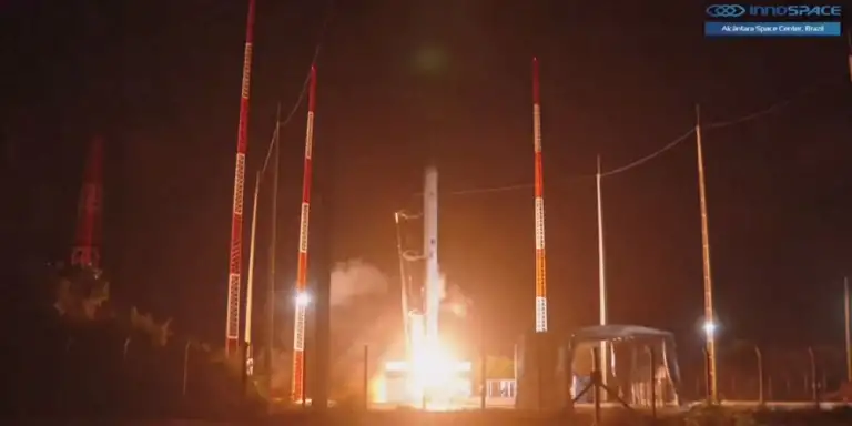 SpacePagenieuws's tweet photo. BREAKING: Zuid-Koreaanse Hanbit-Nano raket van het ruimtevaartbedrijf Innospace faalt bij zijn eerste lancering! 
https://t.co/nvjZshtRnr 
#INNOSPACE #Brazilië #ruimtevaart #technologie #ZuidKorea https://t.co/atgxTVsBvD