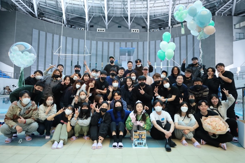 251223 #김다미 인스타그램🩵

대홍수 크업했던 날.ᐟ.ᐟ.ᐟ
이 사진을 크업하고 3년하고도 몇개월이
더 지난 지금에서야 보다니..
대홍수 찍느라 진짜 수고많았다앙...🥹