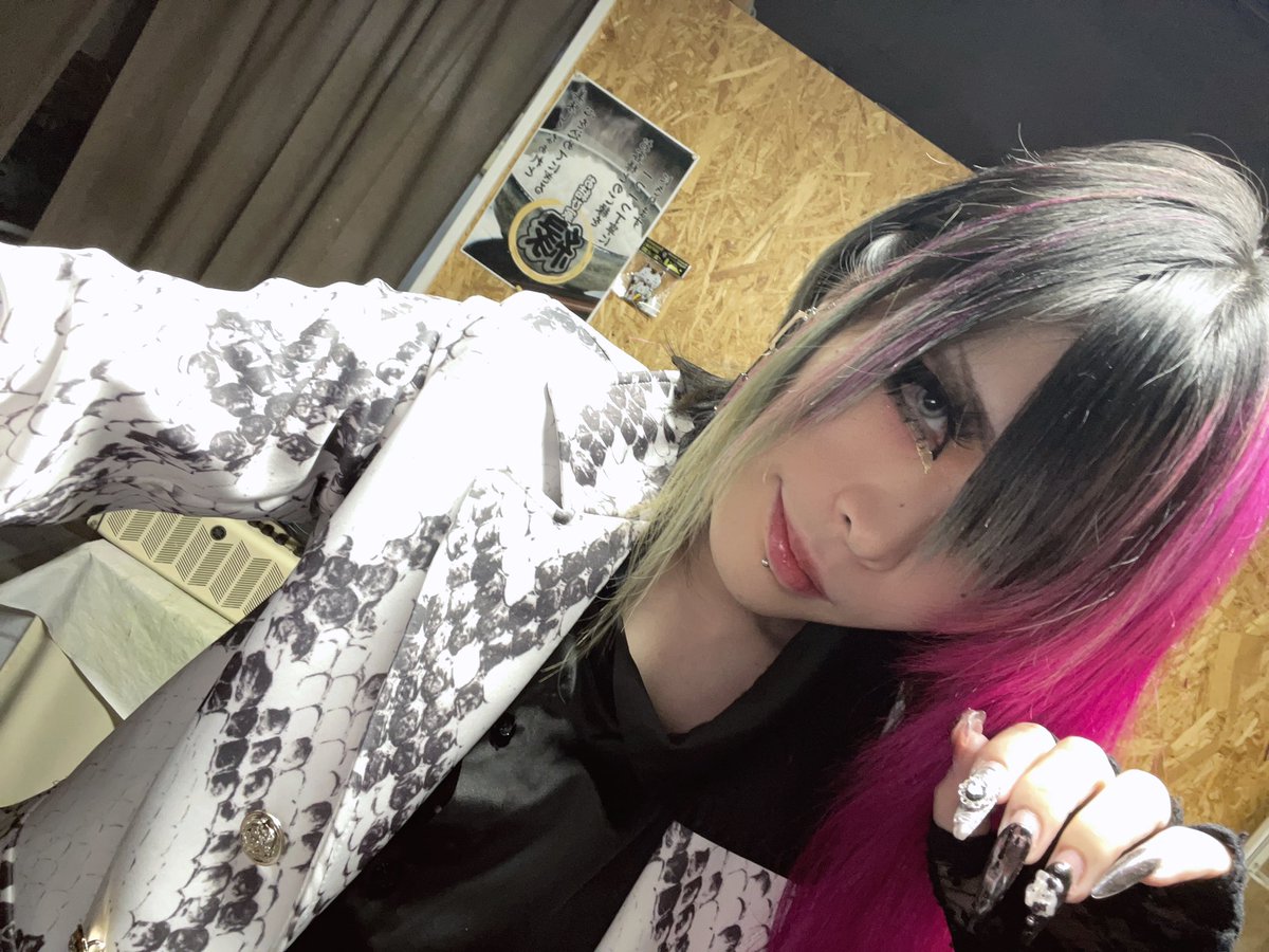 公式】eluha,(様)💜💉 (@xxeluha) / Posts / X