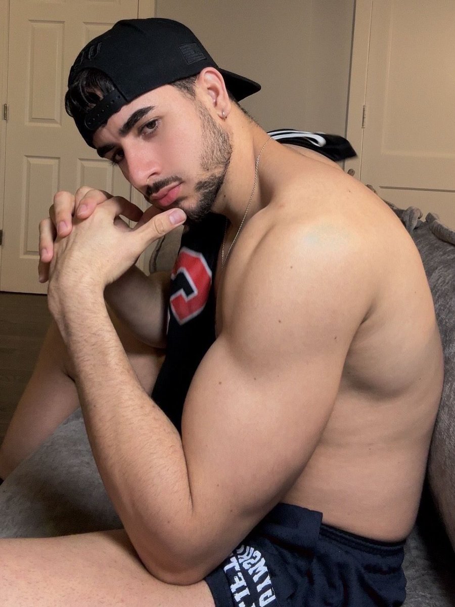 miguehilton's tweet image. Hot after the workout🥵.