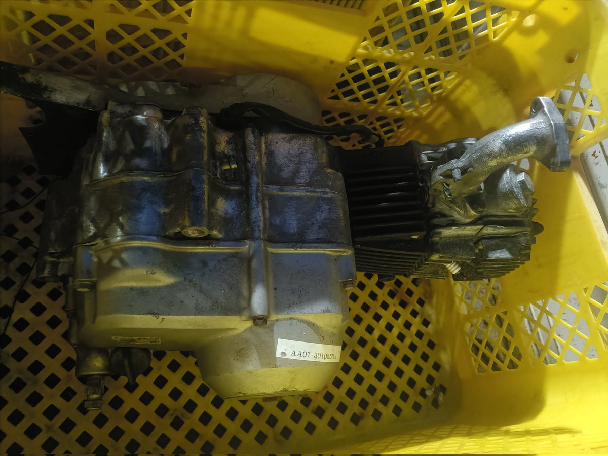 rika【断捨離中(๑˃̵ᴗ˂̵)】 スクラップ屋にカブのエンジン落ちててテキトーに値段行ったら安く出た