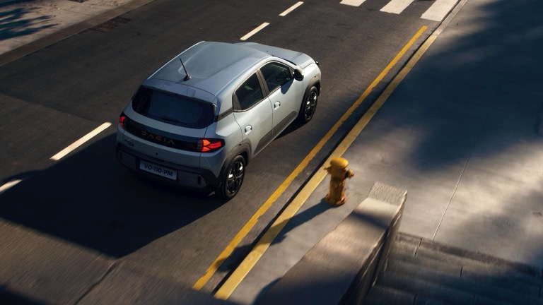 EVTR__'s tweet image. En ucuz elektrikli araç yeni motorlara kavuştu, işte karşınızda 2026 Dacia Spring: Çok daha güçlü motor, biraz daha ufak batarya, aynı düşük menzil...

Almanya fiyatı sadece 16.900 Euro'dan başlayan Dacia Spring 2026 modellerinde yeni motorlara kavuştu, halen menzili fazla düşük…