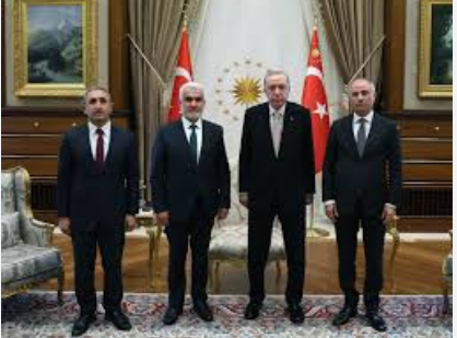 HÜDA PAR'IN KOMİSYON RAPORU...  

HÜDA PAR Genel Başkanı Zekeriya Yapıcıoğlu Millî Dayanışma, Kardeşlik ve Demokrasi Komisyonu Raporunu bugün Saat 14'te TBMM Başkanı Numan Kurtulmuş'a teslim edecek.  

Rapor yaklaşık 50 sayfadan oluşuyor. 

HÜDA PAR'ın raporunun iki kısımdan