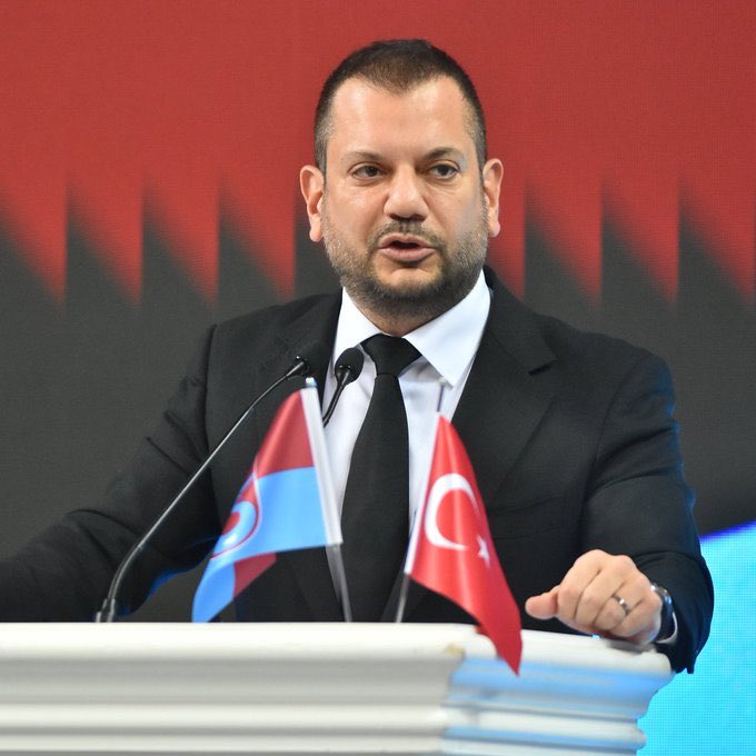 💢 Coca Cola'nın sponsorluk teklifini reddeden Trabzonspor Başkanı
Ertuğrul Doğan :

Boykot markalarının Trabzonspor ile
bir arada olması asla düşünülemez. 

Hiçbir Trabzonspor başkanı ve
Trabzon'lu bunu kabul etmez. 

Sadece biz değil Herkesin,
küçük büyük demeden, tepki vermesi