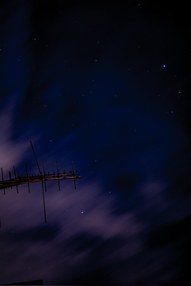 Elution2002's tweet image. 새벽에 옥상 올라가서 찍은 밤하늘이에요