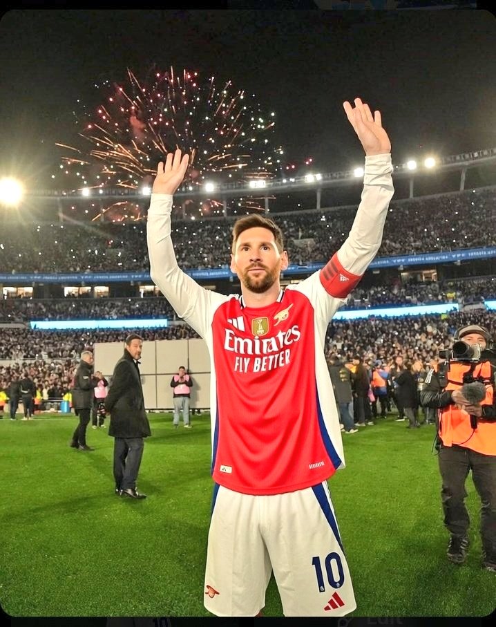 But why the Club World Cup badge on an Arsenal badge? Why???